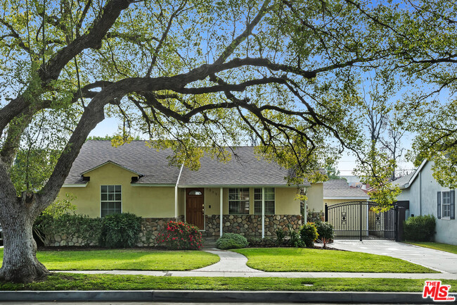 Primary Photo - 13958 Peach Grove St