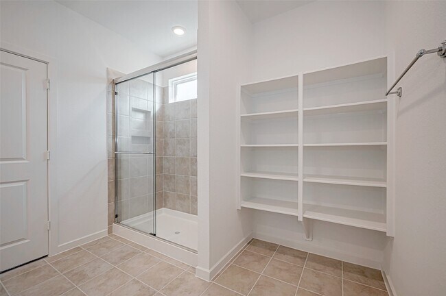 Building Photo - 1127 Sugar Dr