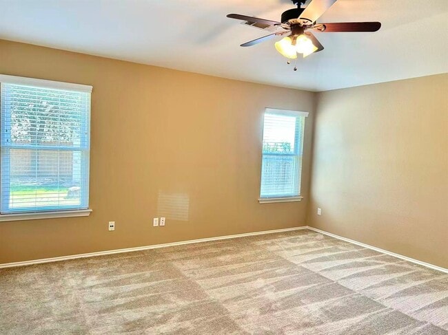 Building Photo - 14803 Snelling Dr