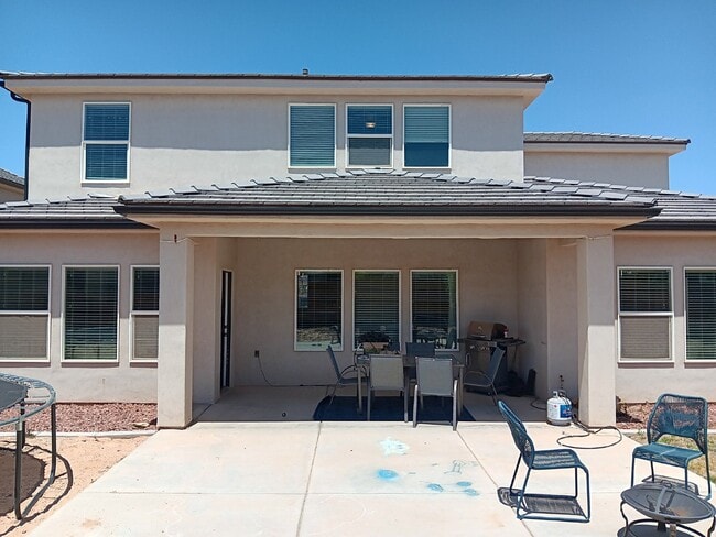 Building Photo - Beautiful single family home in Little Valley - PET FRIENDLY