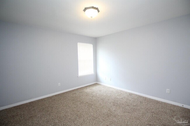 Building Photo - 22 Arapaho Dr