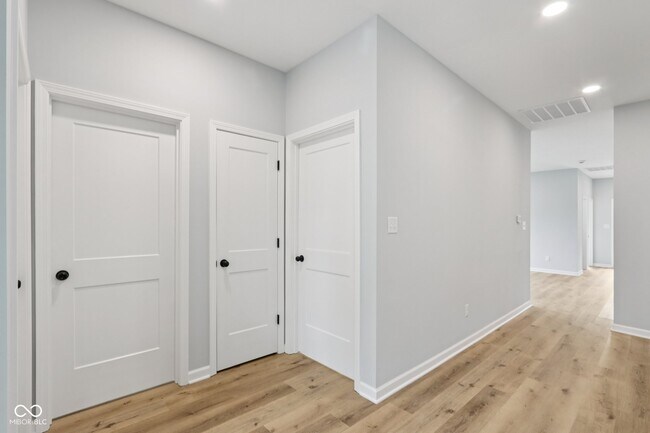 Building Photo - 8355 Fieldfare Way