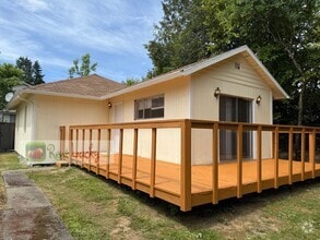 Building Photo - Fully Remodeled & Super Cute 2-Bedroom Cot...