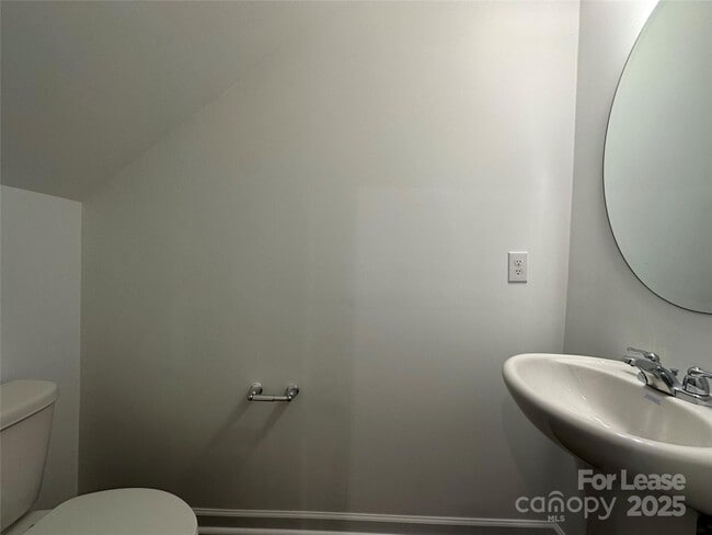 Building Photo - 1872 Teachers House Rd NW