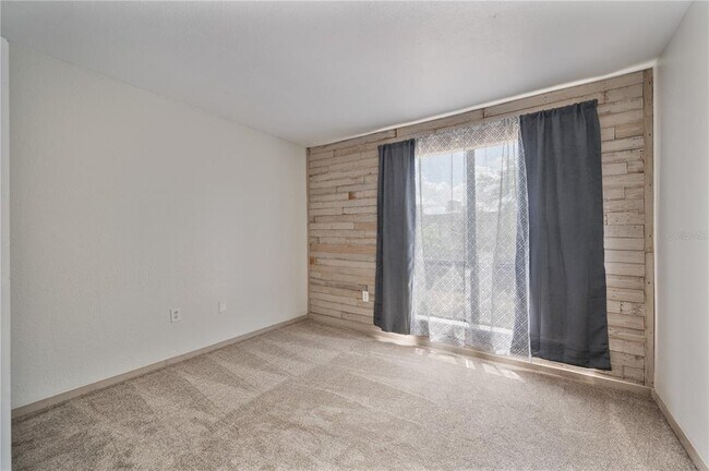 Building Photo - 1836 N Crystal Lake Dr