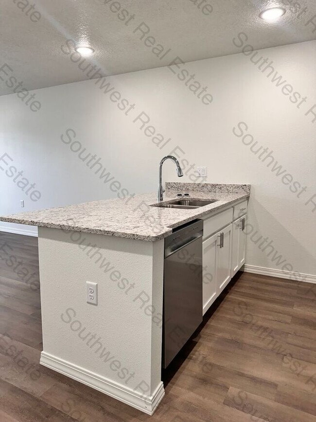 Building Photo - Brand new apartments