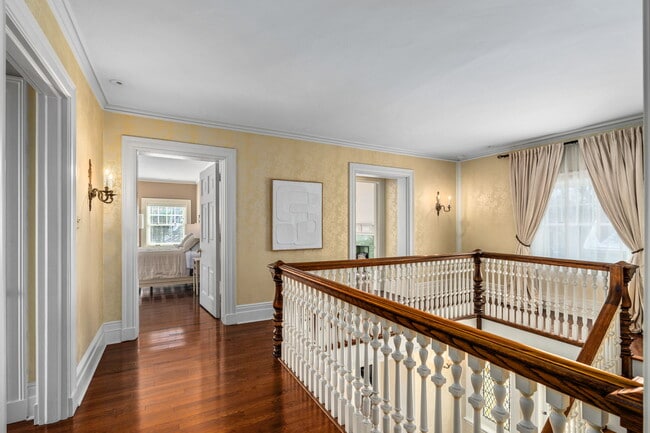 Building Photo - 5135 Ellsworth Ave