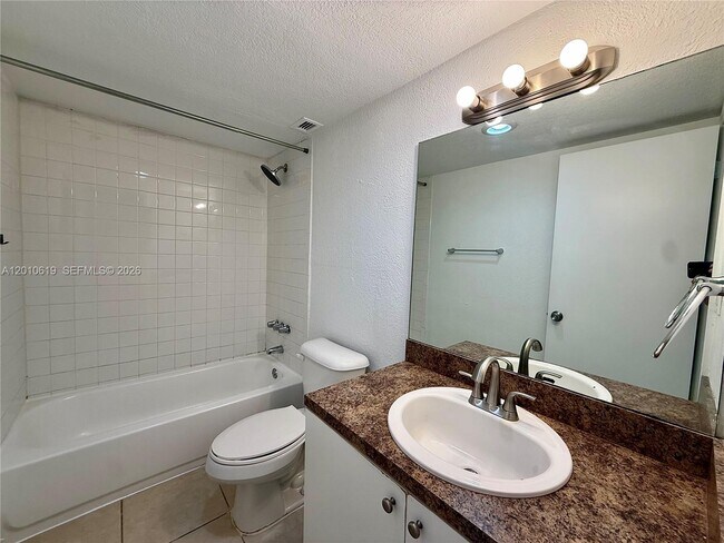 Building Photo - 9143 SW 77th Ave