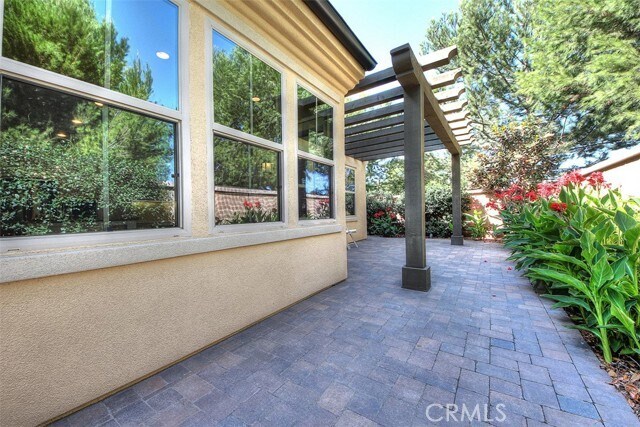 Building Photo - 46 Larkfield