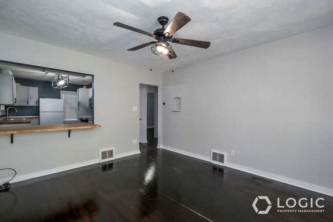 Building Photo - Spacious Home in Ogden!
