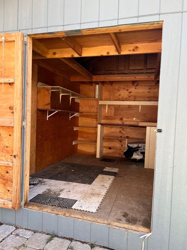 Building Photo - Coming soon! 3 bed single family home on a...