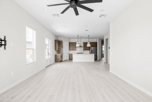 Building Photo - 21425 N 59th St