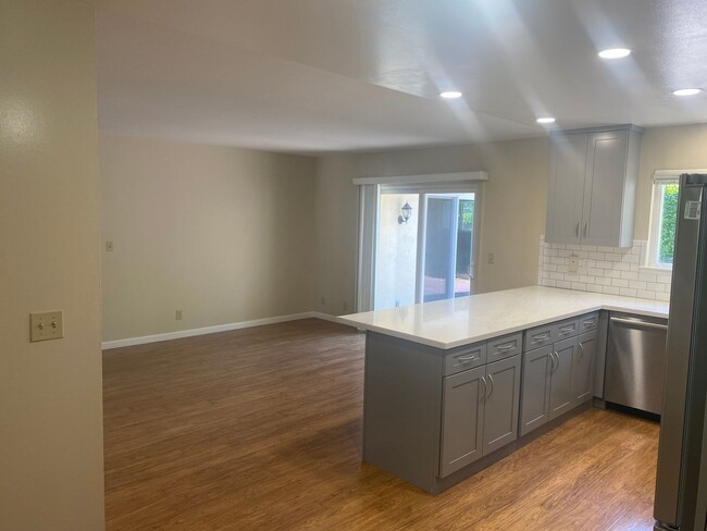 Building Photo - Quiet Sunnyvale Home