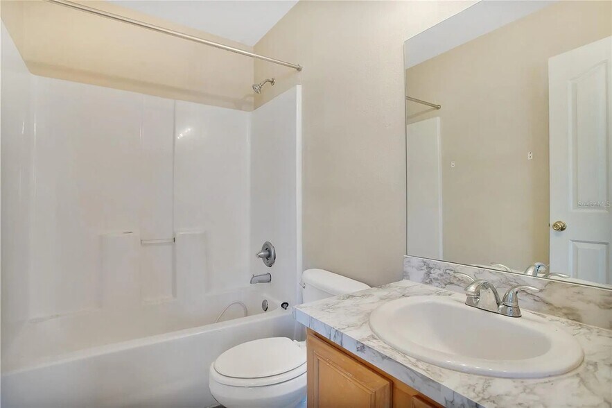 Building Photo - 2533 Harn Blvd