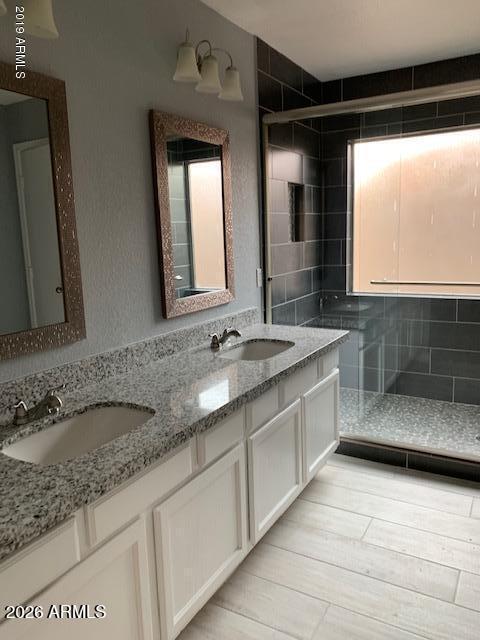 Building Photo - 6611 W Desert Hollow Dr