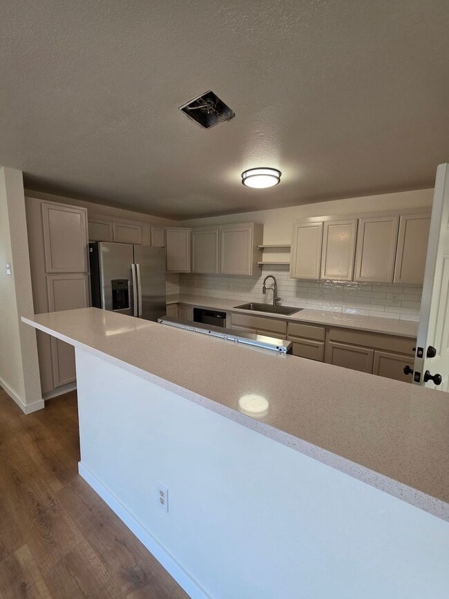 Building Photo - Recently Updated Home