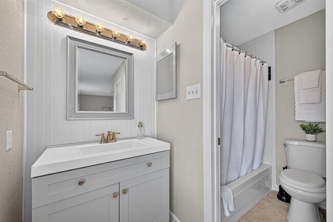 Building Photo - 4064 Belle Park Dr