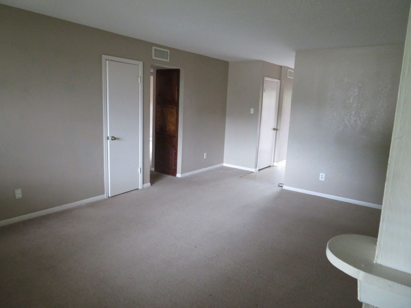 Building Photo - 2202 Hunt Dr