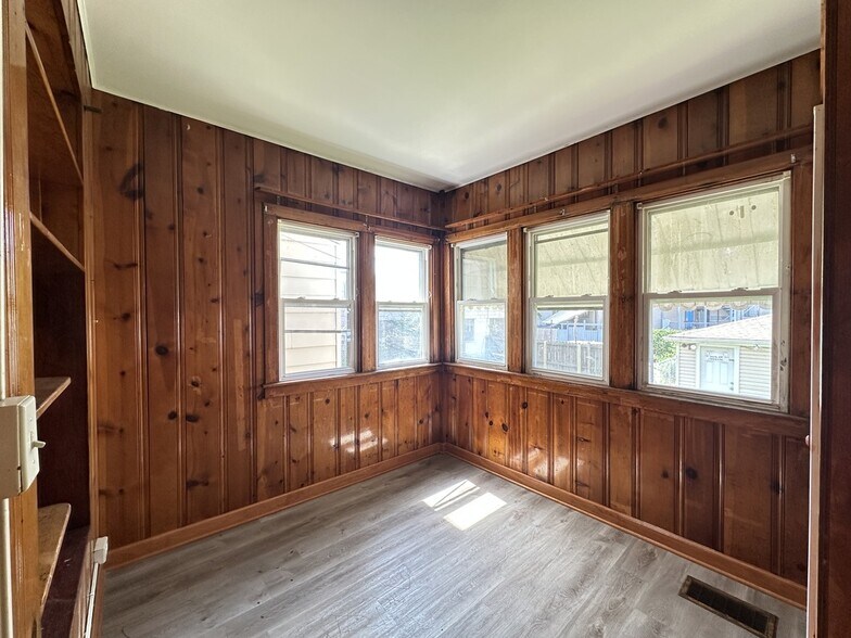 Building Photo - 3530 N Elston Ave
