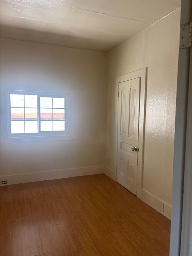 Building Photo - 3 Bed/2 Bath with additional bonus room. D...