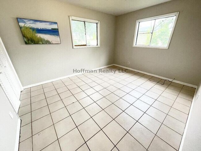 Building Photo - 3-Bed, 1-Bath, South Tampa Home