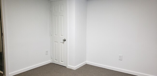 Building Photo - 54 Lambert St