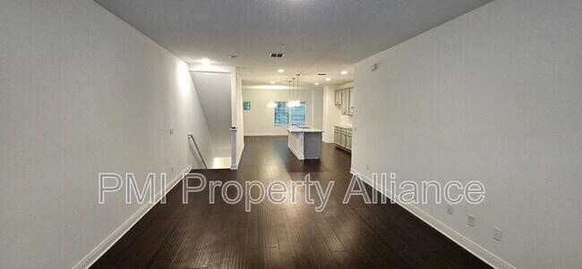 Building Photo - 443 Diamond Dove Cv