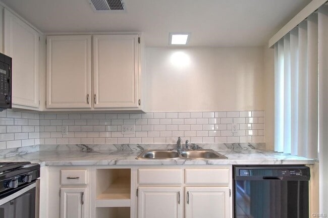 Building Photo - 21766 Mirador