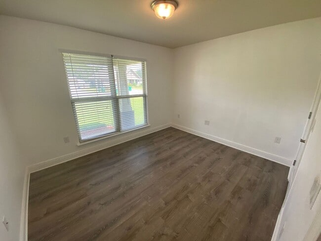 Building Photo - Gulf Breeze - Bay Ridge Park - 4 bedroom, 2 bathroom