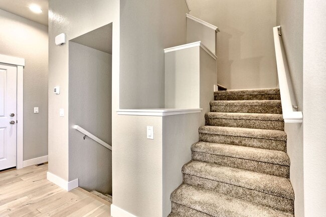 Building Photo - MOVE In SPECIAL - Beautiful 3 Bedroom 2 1/2 Bath Townhome in Loveland