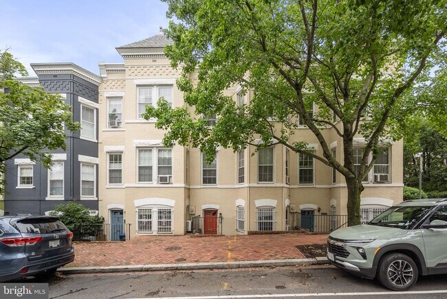 Building Photo - 1530 34th St NW