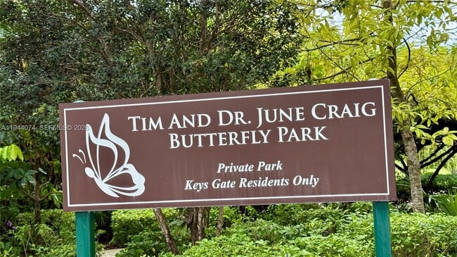 Building Photo - 2617 SE 27th Dr