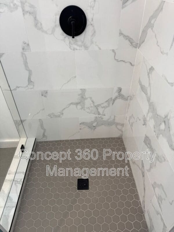 Building Photo - 5300 Glasgow Ct