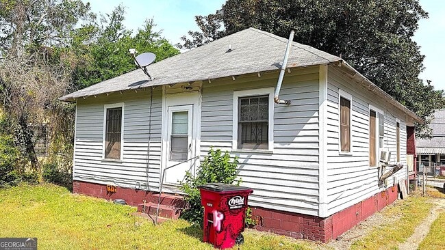 Building Photo - 672 Bowden St