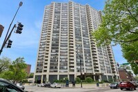 Building Photo - 3930 N Pine Grove Ave