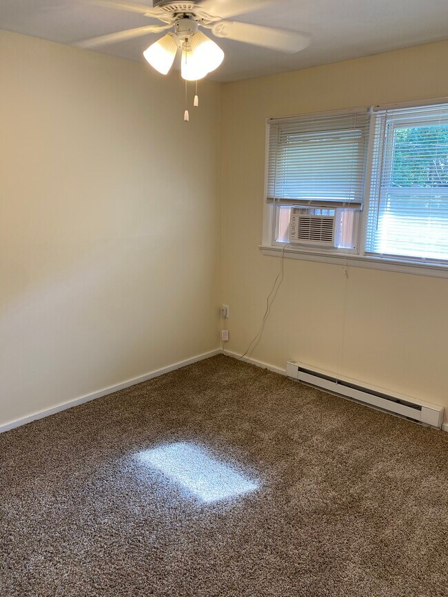 Building Photo - 480 Berkshire Ln