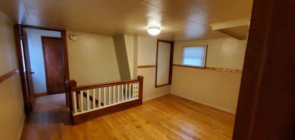 Building Photo - 410 Morton Ave