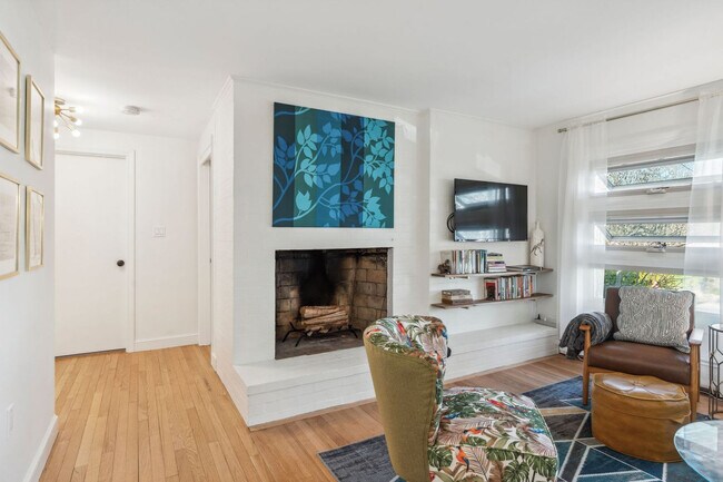 Building Photo - 171 Brackett Rd