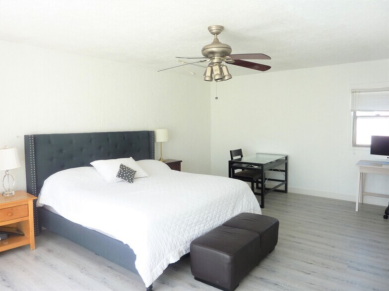 Building Photo - 13065 Mindanao Way
