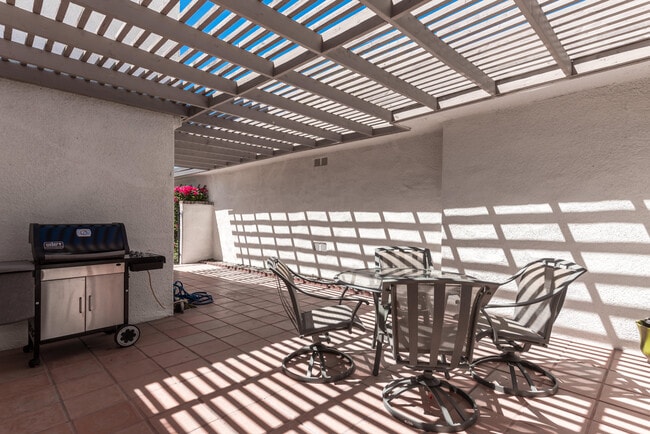 Building Photo - 28 Cll Encinitas