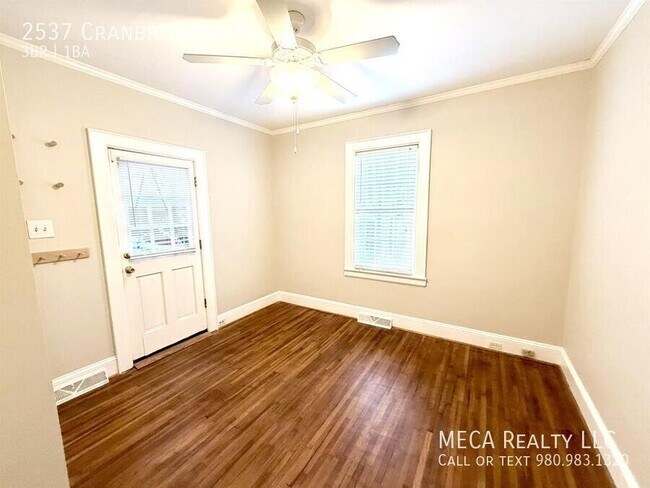 Building Photo - 2537 Cranbrook Ln