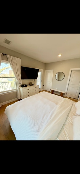 Primary bedroom - 2765 John F Kennedy Blvd