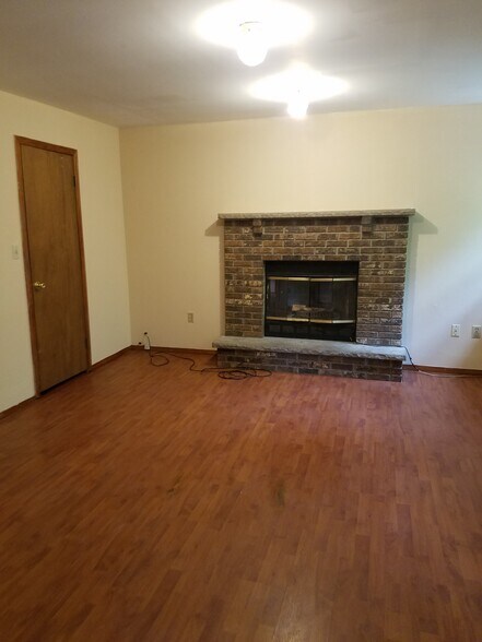 Building Photo - 1546 Black Birch Way