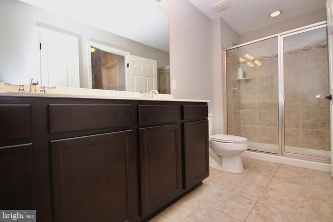 Building Photo - 601 Lexington Mews