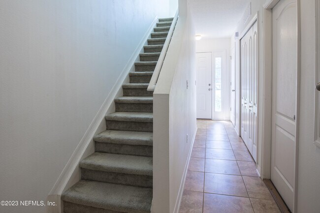 Building Photo - 11657 Hickory Oak Dr