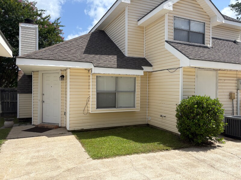 Building Photo - 90 Maison Dr