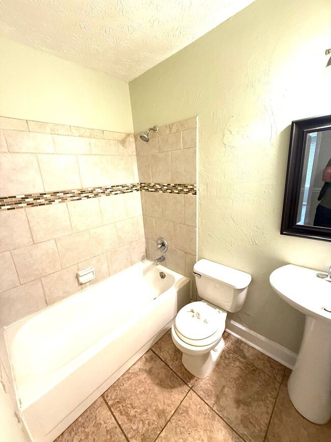 Building Photo - ** 3 Bed 2 Bath House located off Woodley road** Call 334-366-9198 to schedule a self tour