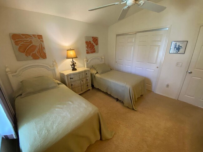 Building Photo - Warm and Inviting ANNUAL or SEASONAL 2 + 2...