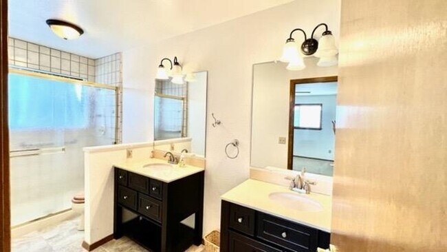 Building Photo - Lake Wildwood 3 Bedroom!