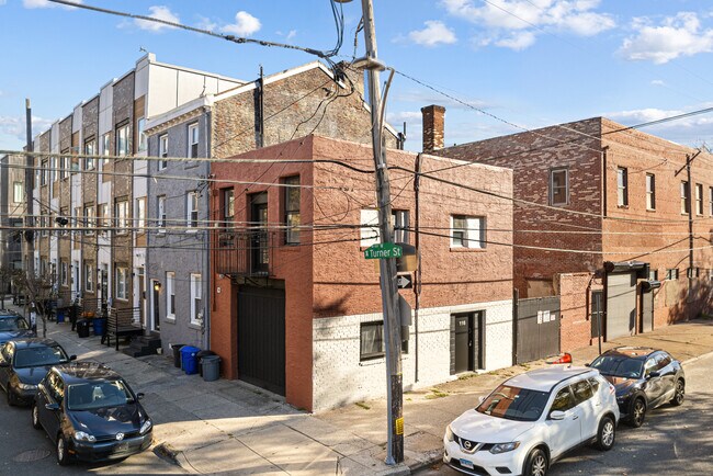 Building Photo - 116 Turner St